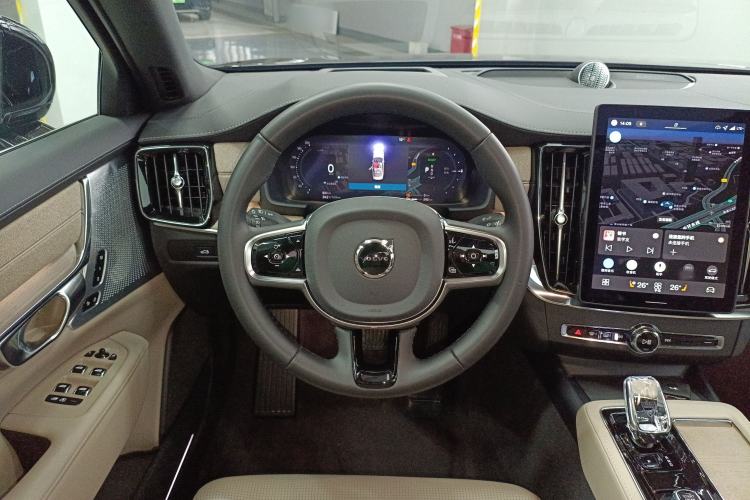 Used Volvo S90 New Energy 2026 Plug-in Hybrid Four-Wheel Drive Long-Range Luxury Smart Edition
