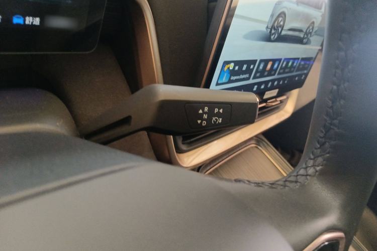 Used Dongfeng eπ eπ008 2024 210Max Range-Extended Version 6 Seats
