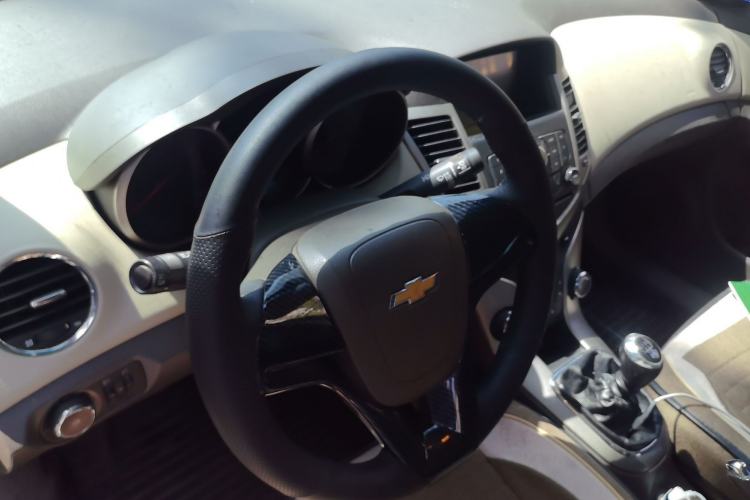 Used Chevrolet Cruze 2015 1.5L Classic SL MT Steering Wheel