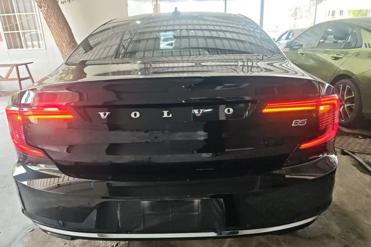 Used Volvo S90 2023 B5 Zhiyi Luxury Edition