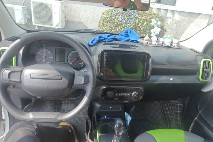 Used Roewe Clever 2021 302 km New Four-Seater Super-Efficient Version
