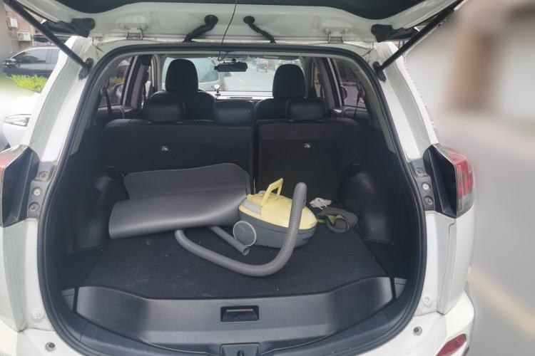 Used Toyota RAV4 2019 2.0L CVT Two-Wheel Drive Luxury Version China VI Standard