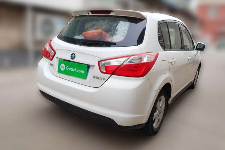 Used Venucia R50 2013 1.6L Manual Luxury Edition
