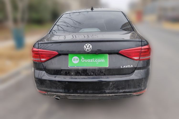 Used Volkswagen Lavida 2015 1.6L Manual Fashion Edition
