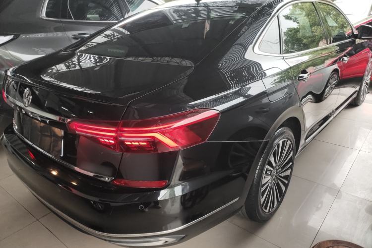 Used Volkswagen Passat 2019 330TSI Luxury Edition China VI Standard
