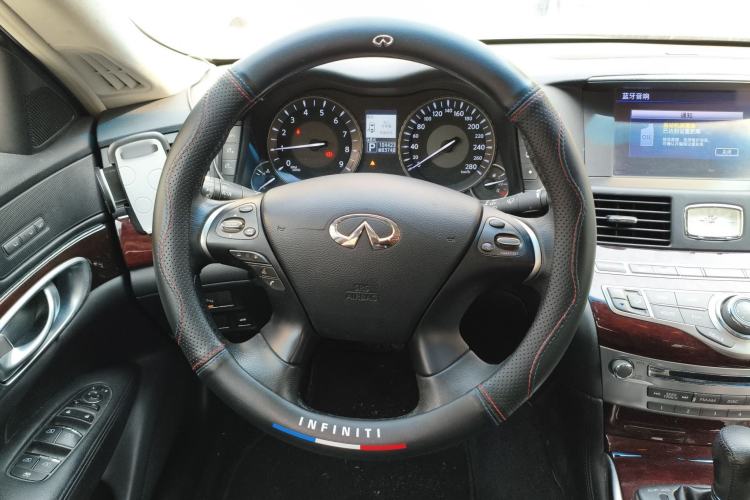 Used Infiniti Q70 2013 Q70L 2.5L Elegance Edition Steering Wheel