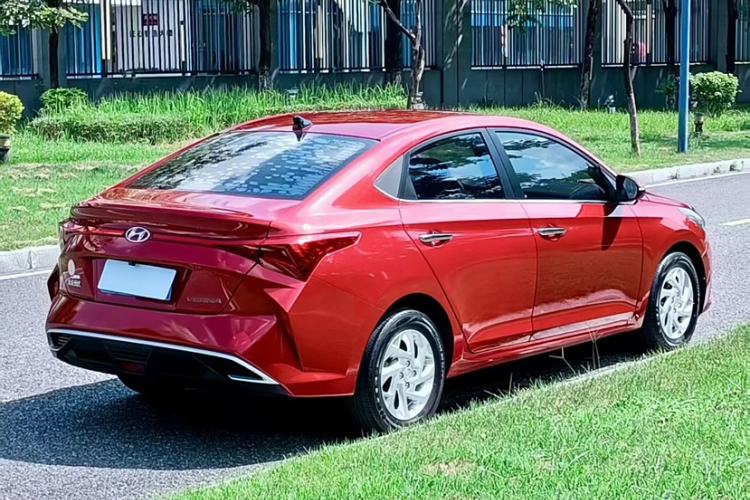 Used Hyundai Verna (new generation) 2020 1.4L CVT GLS Cool Edition Exterior 6