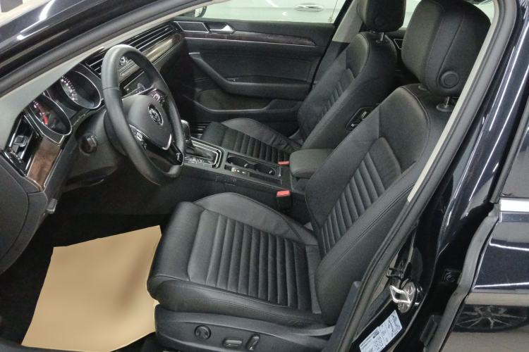 Used Volkswagen Magotan 2019 330TSI DSG Leading Model China VI Standard