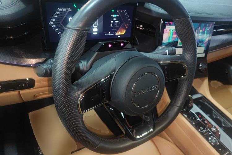 Used Lynk & Co 09 2021 2.0T Halo Six-Seater