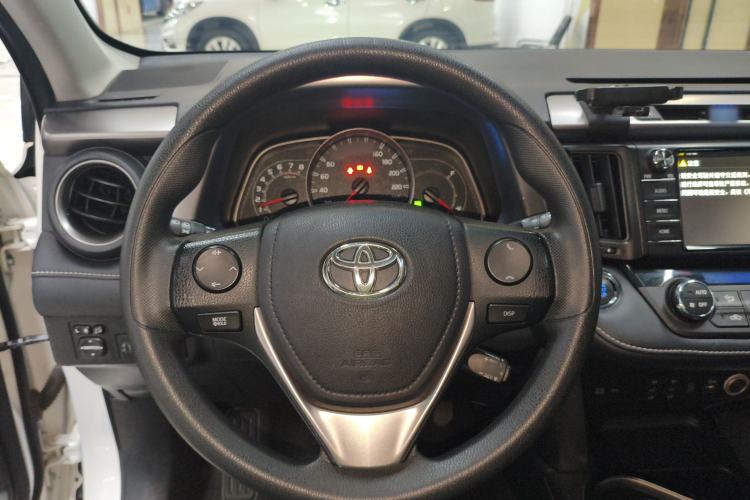 Used Toyota RAV4 2016 2.0L CVT Two-Wheel Drive Comfort Edition China V Standard