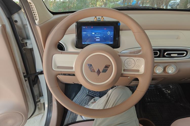 Used Wuling Hongguang MINIEV 2025 Four-Door Version Advanced Edition Steering Wheel