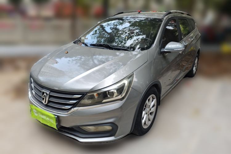 Used Baojun 310W 2017 1.5L Manual Fashion Model China V