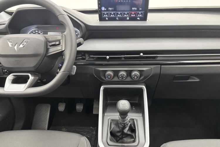 Used Wuling Alvez 2022 1.5L Manual Free-Style Model