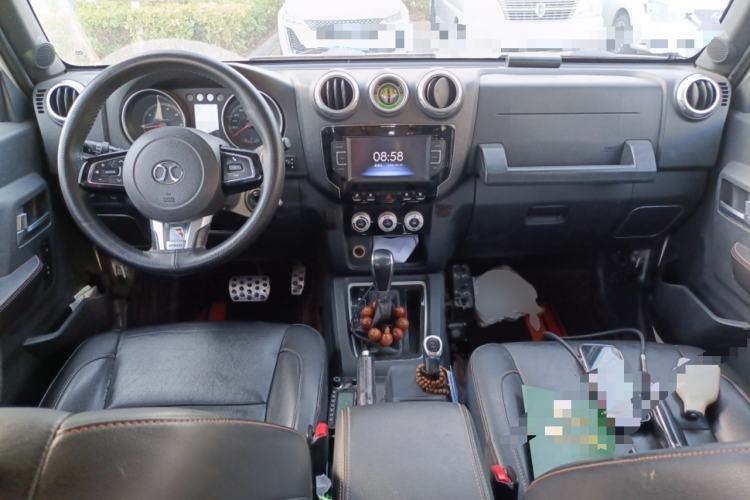 Used BAIC Off-Road BJ40 2016 40L 2.3T Automatic All-Wheel Drive Premium Edition Center Console