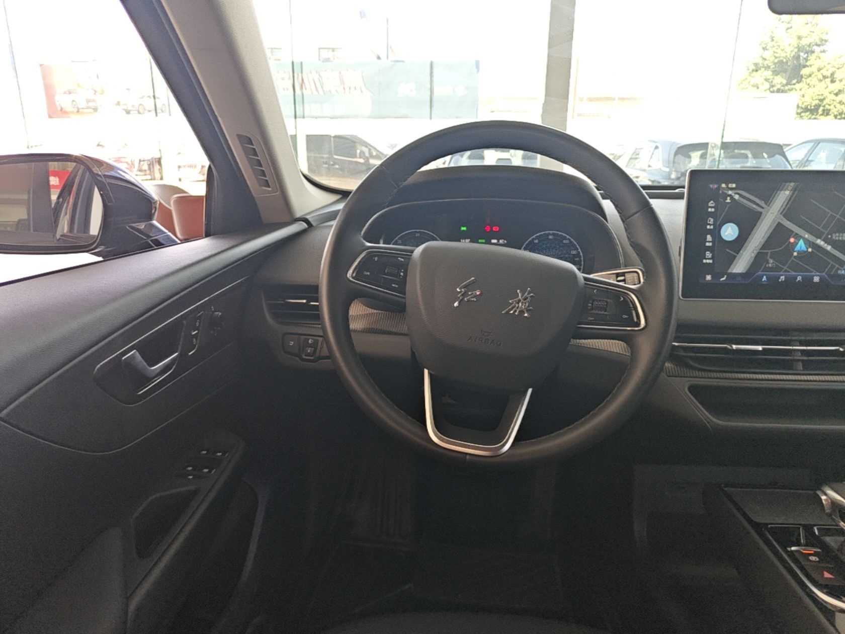 Hongqi E-QM5 2022 431 km Charge & Enjoy Edition — снимка 13