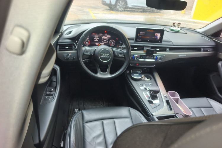 Used Audi A4L 2018 30th Anniversary Edition 40 TFSI Fashion Model
