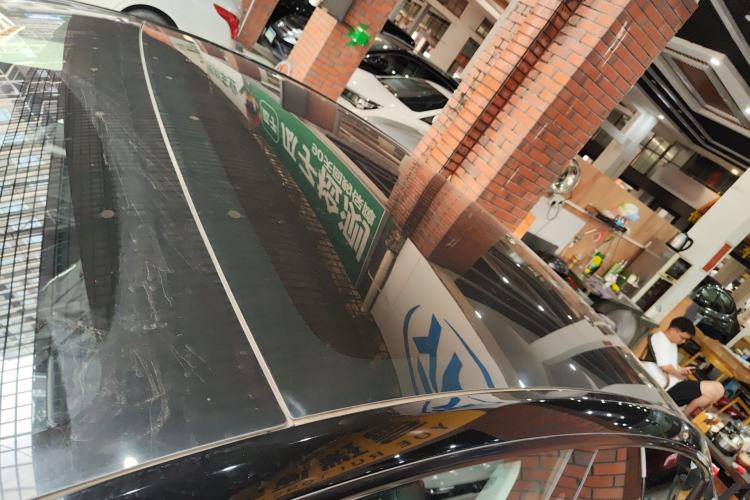 Used Tesla Model Y 2023 Rear-Wheel-Drive Version Roof