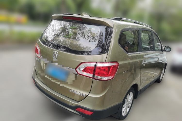 Used Baojun 730 2014 1.5L manual luxury trim 7 seats