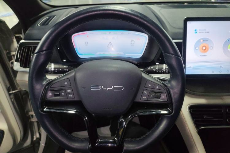 Used BYD Song PLUS New Energy 2023 Champion Edition EV 520KM Luxury Model Steering Wheel