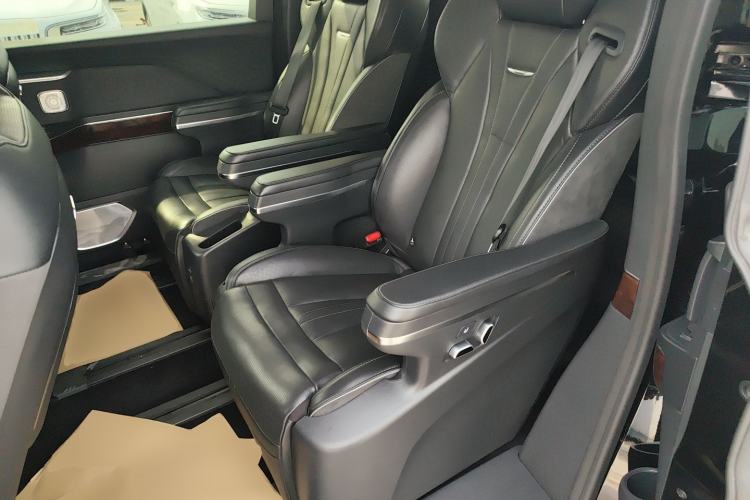 Used Hongqi HQ9 2023 2.0T Smart Connect Flagship Edition Left Rear Seat