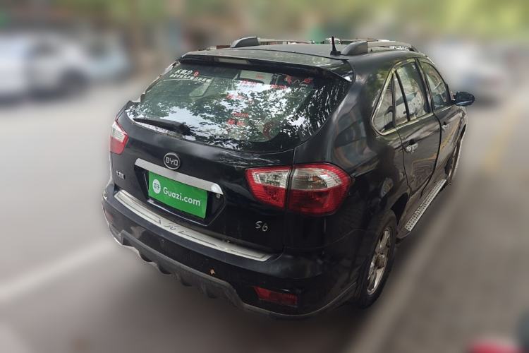 Used BYD S6 2014 2.0L Manual Luxury 5-Seater Rear Right 45 Deg