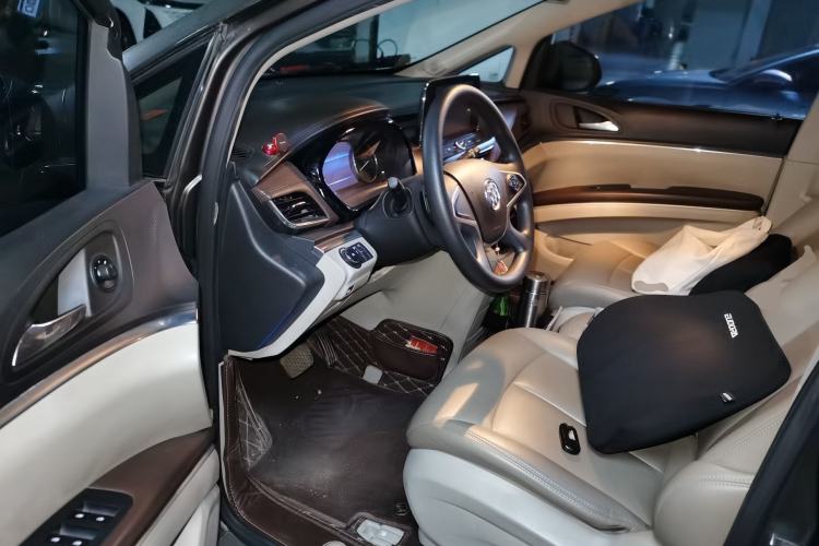 Used Buick GL8 2020 Land Cruiser Executive Class 652T Comfort Model
