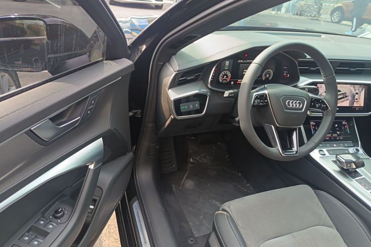 Used Audi A6L 2022 40 TFSI Luxury Dynamic Model
