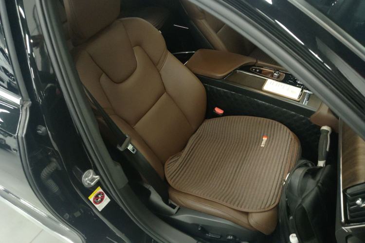 Used Volvo S90 2024 B5 Zhiyuan Luxury Edition
