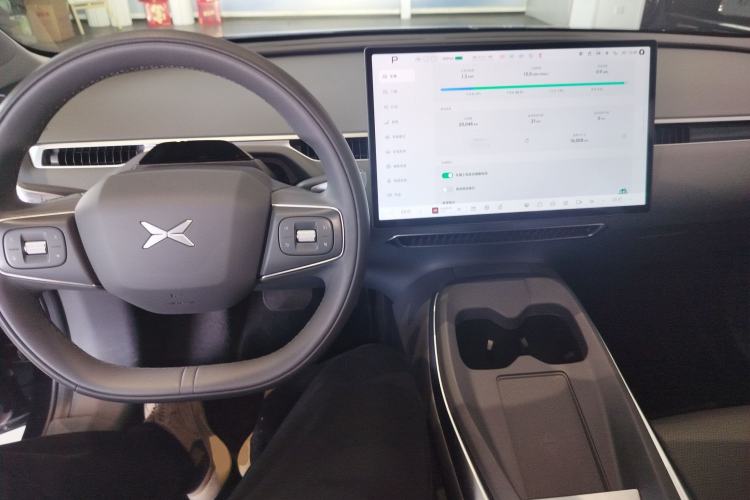 Used XPeng MONA M03 2025 600 with Ultra-Long Range Max Center Console