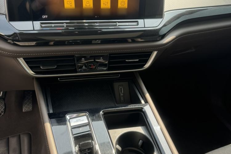 Used Volkswagen Viloran 2024 330TSI Business Edition Gear Lever