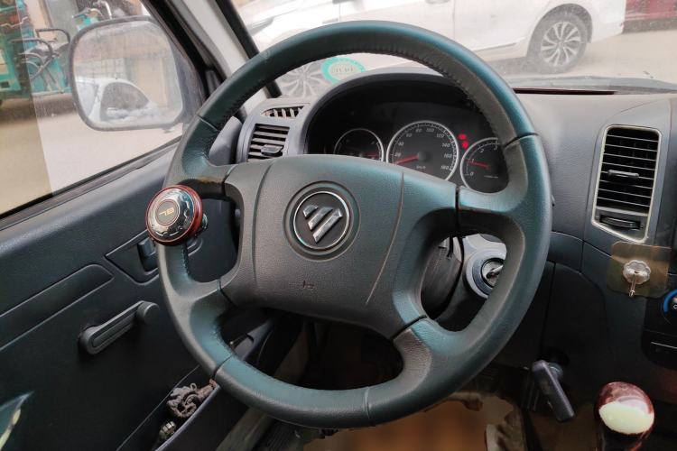 Used Foton Scenic 2014 2.5T Express Standard Long-Wheelbase High-Roof Version with 4J25TC Powertrain