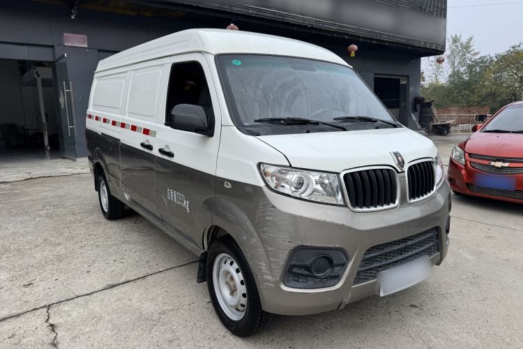 Used Jinbei New Hiace X30L 2022 1.5L Super Enjoyment Edition Air-Conditioning-Free Van China VI Standard SWC15M