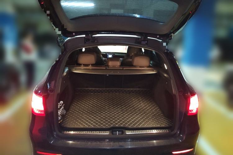 Used Mercedes-Benz GLC 2018 Facelift GLC 260 4MATIC Luxury Edition
