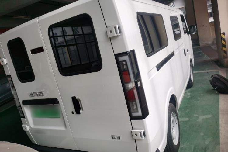 Used SRM New Energy E3 2025 Fudi 310KM Practical Passenger Vehicle
