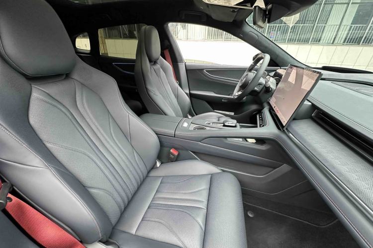 Used Zeekr 001 2026 Model 103° Rear-Drive Max Version Interior 4