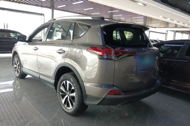 Used Toyota RAV4 2016 2.0L CVT Two-Wheel Drive Fashion Edition China V Standard Rear Left 45 Deg