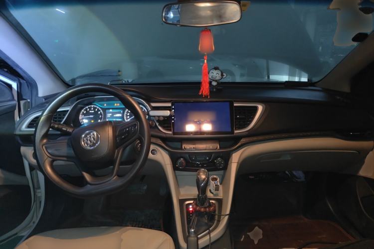 Used Buick GT 2015 15N Automatic Elite Version Center Console