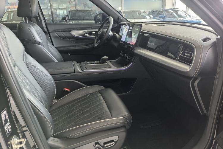 Used GAC Trumpchi GS8 2024 Linghang Series 2.0 TGDI Two-Wheel Drive Luxury Smart Connectivity Version Interior 2