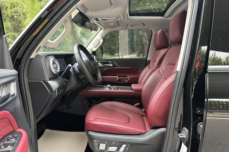 Used Tank 300 2025 2.0T Conqueror