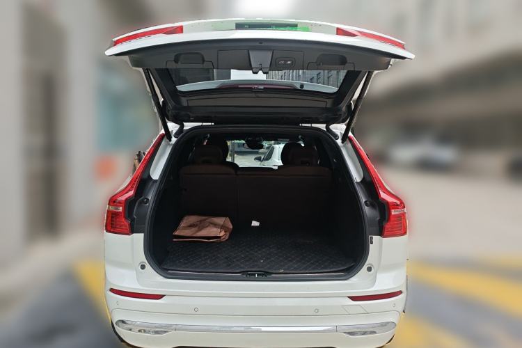 Used Volvo XC60 2023 B5 4x4 Smart Luxury Edition
