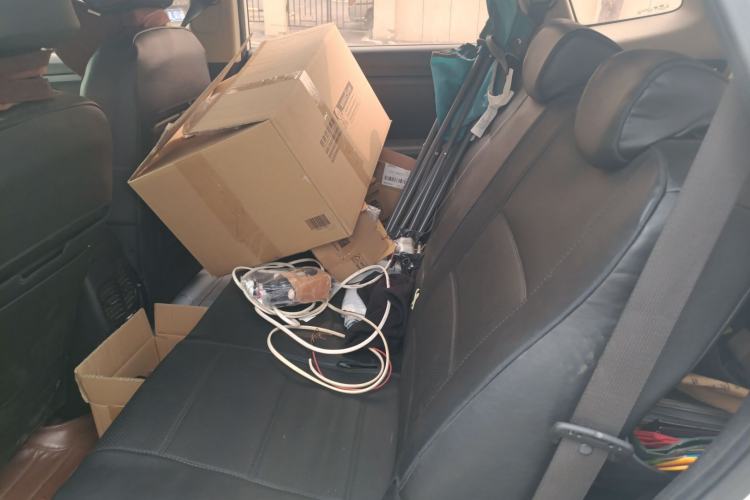 Used Kia Carens 2013 2.0L 5-Seater Automatic Standard Version China IV Standard