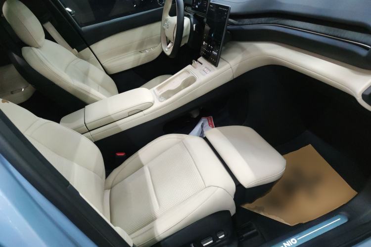 Used Nio ES6 2024 75 kWh Right Front Seat