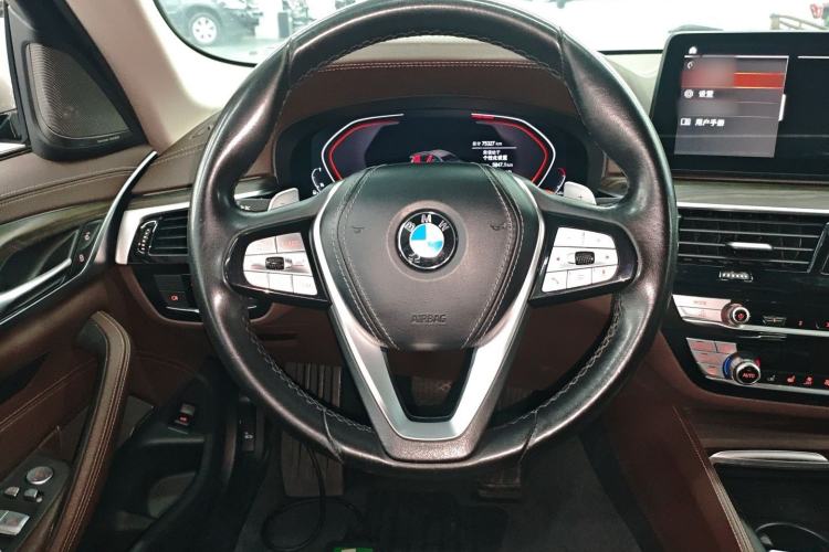 Used BMW 5 Series 2022 Updated 530Li Leading Edition Luxury Package Steering Wheel