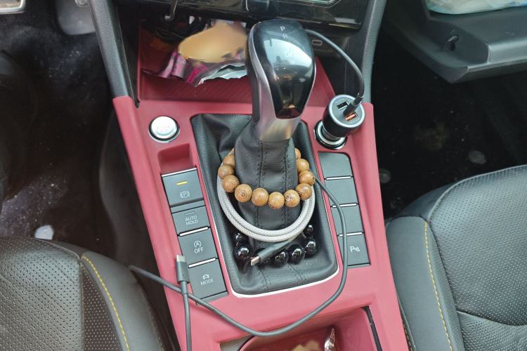 Used Volkswagen Sagitar 2022 280TSI DSG Excellence Edition Gear Lever