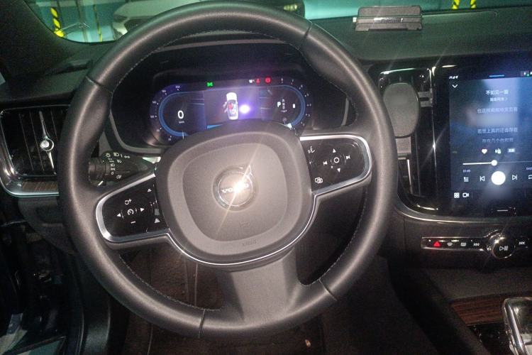 Used Volvo S60 2023 B4 Zhiyuan Luxury Edition Steering Wheel