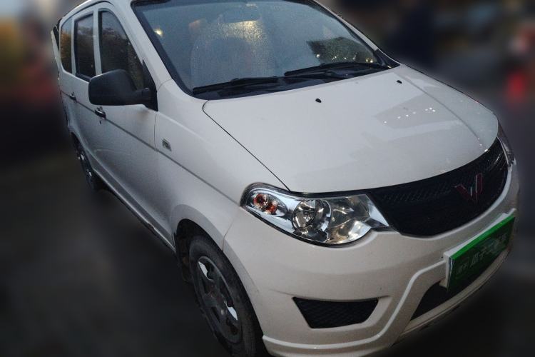 Used Wuling Rongguang S 2021 1.2L Base Model 5-Seater LSI Front Right 45 Deg