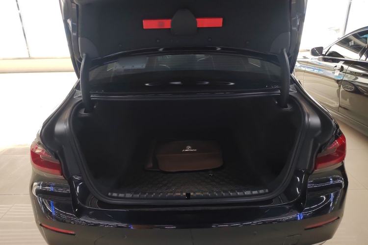 Used BMW 5 Series 2023 Updated 530Li Luxury Package Prestige Version Trunk