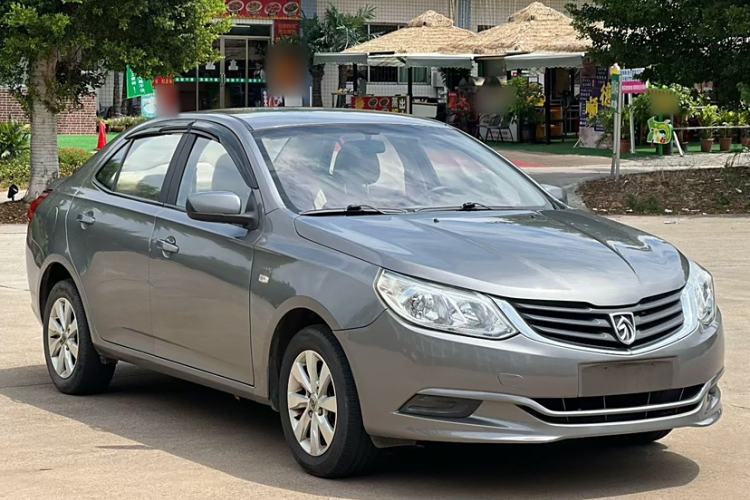 Used Baojun 630 2013 1.5L manual standard version