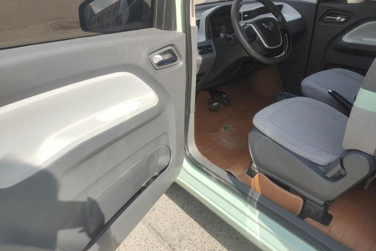 Used Wuling Hongguang MINIEV 2022 Macaron Premium Model – Lithium Iron Phosphate Driver Seat