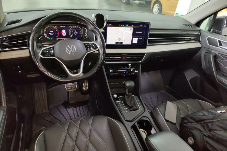 Used Volkswagen Tiguan L 2023 Restyled 330TSI Automatic Two-Wheel Drive R-Line Enhanced Comfort Version Center Console